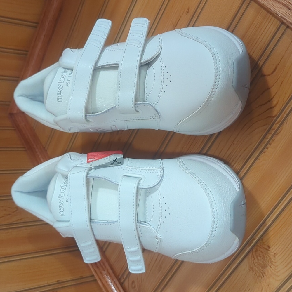 New Balance 928 V3 Ladies Women's Size 12B White  - New w Tags! Hook and loop